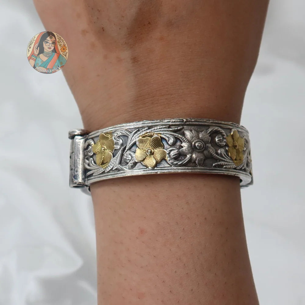 Jaya Oxidized Dual-Tone Bangle