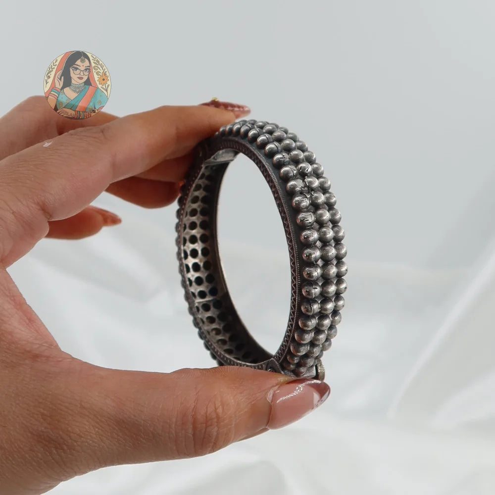 Juhi Oxidized Bangle