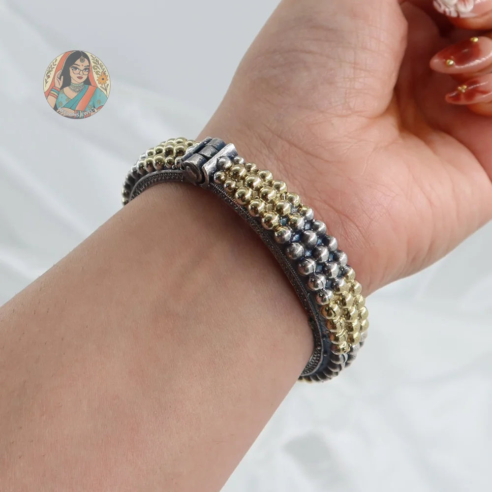 Juhi Oxidized Dual-Tone Bangle