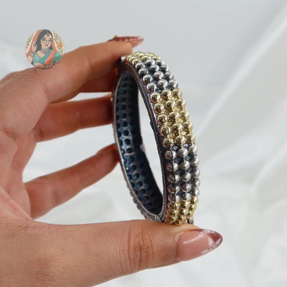 Juhi Oxidized Dual-Tone Bangle