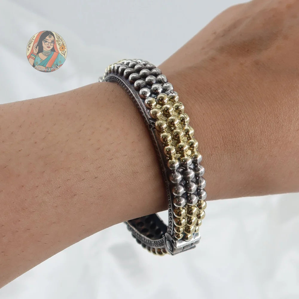 Juhi Oxidized Dual-Tone Bangle
