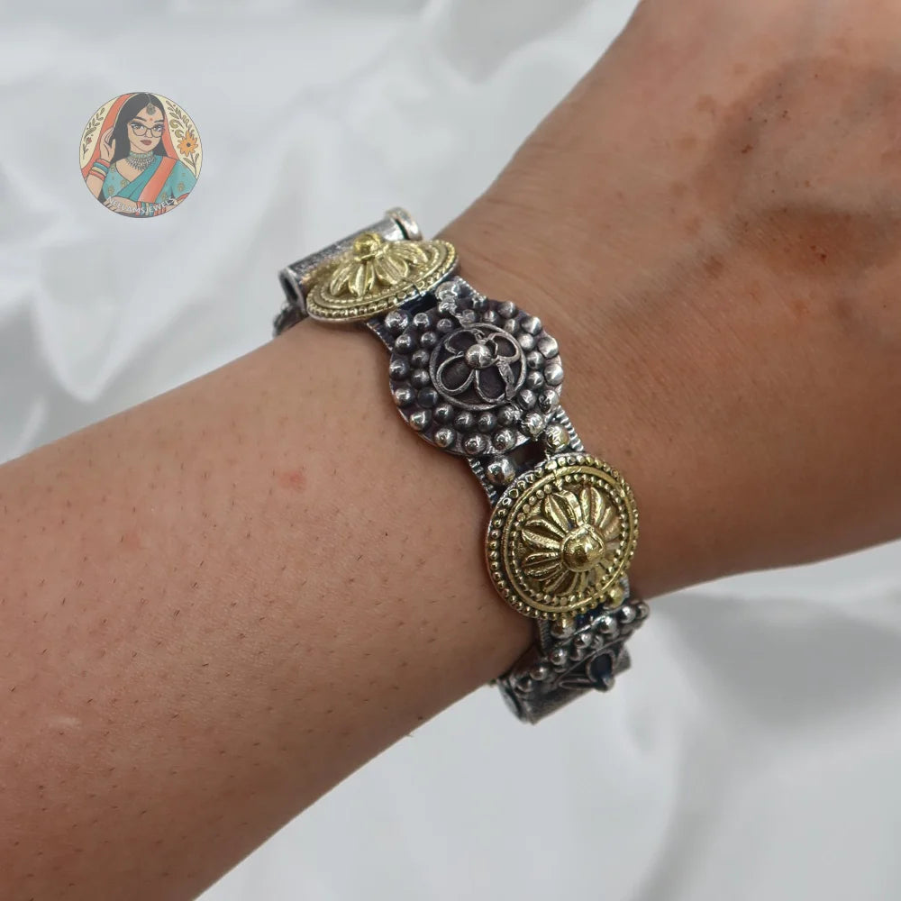 Krishna Oxidized Dual-Tone Bangle