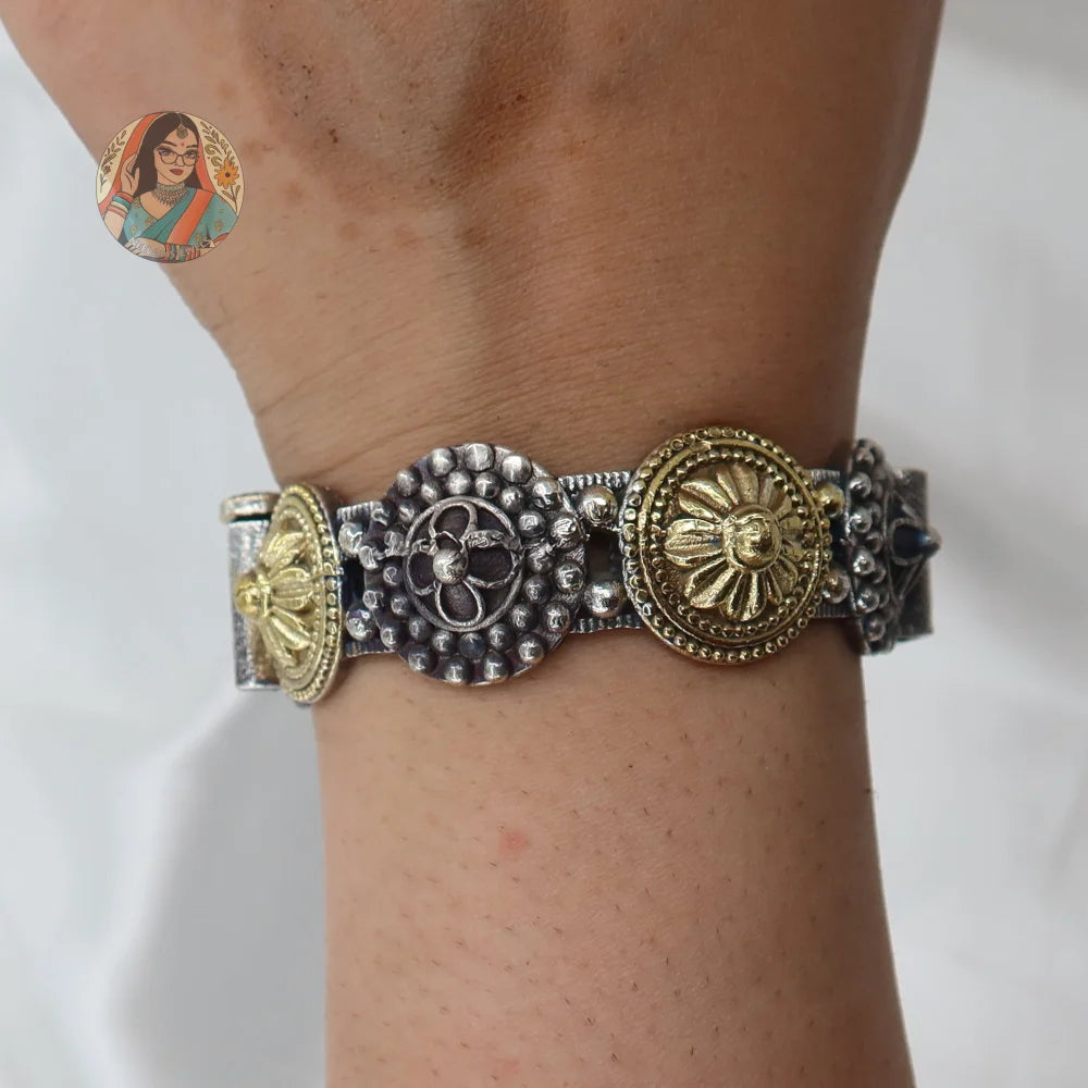 Krishna Oxidized Dual-Tone Bangle