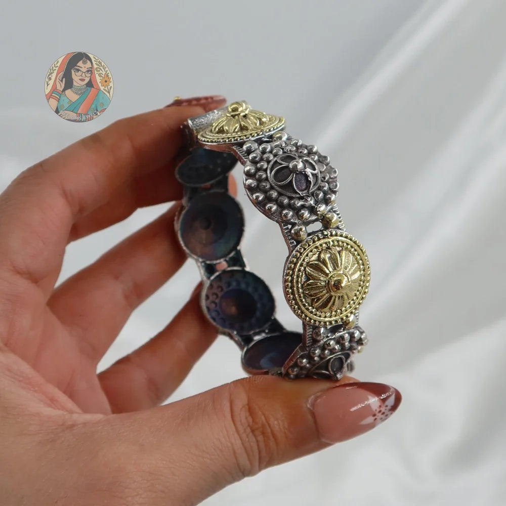Krishna Oxidized Dual-Tone Bangle