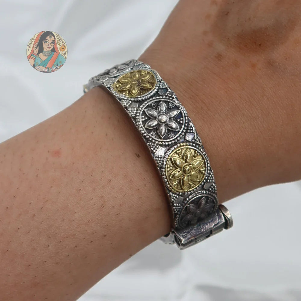 Leela Oxidized Dual-Tone Bangle