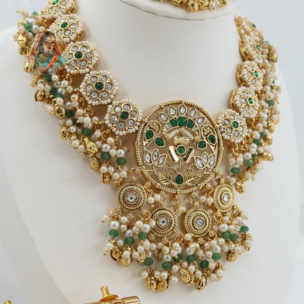 Maahie Necklace Set (Green)