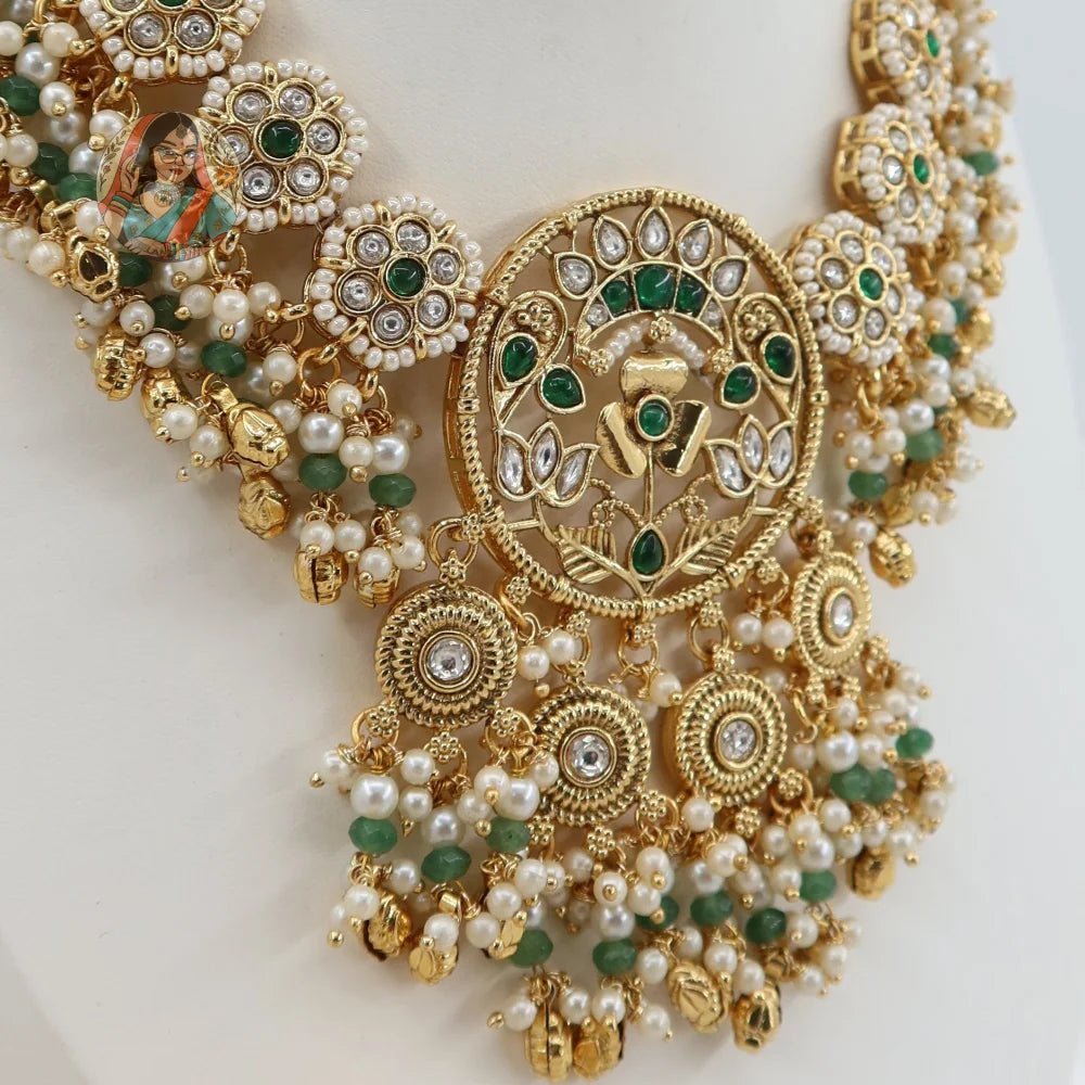 Maahie Necklace Set (Green)