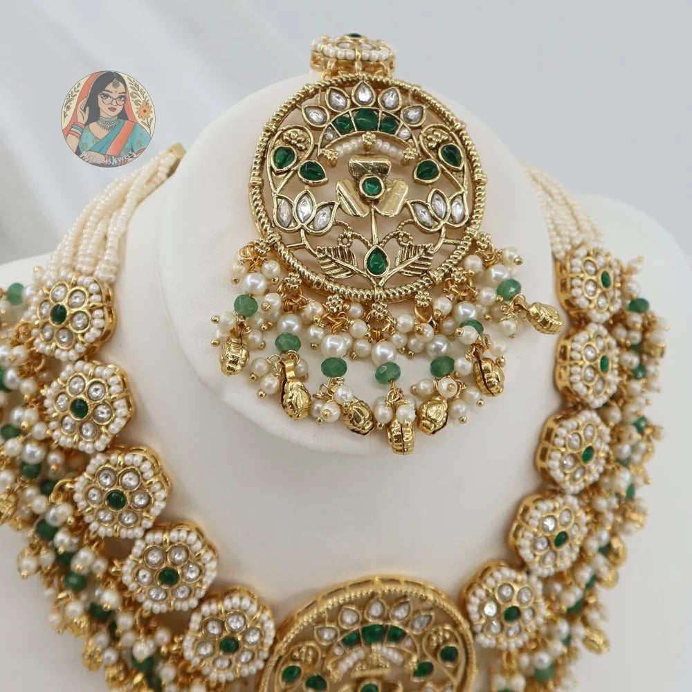 Maahie Necklace Set (Green)