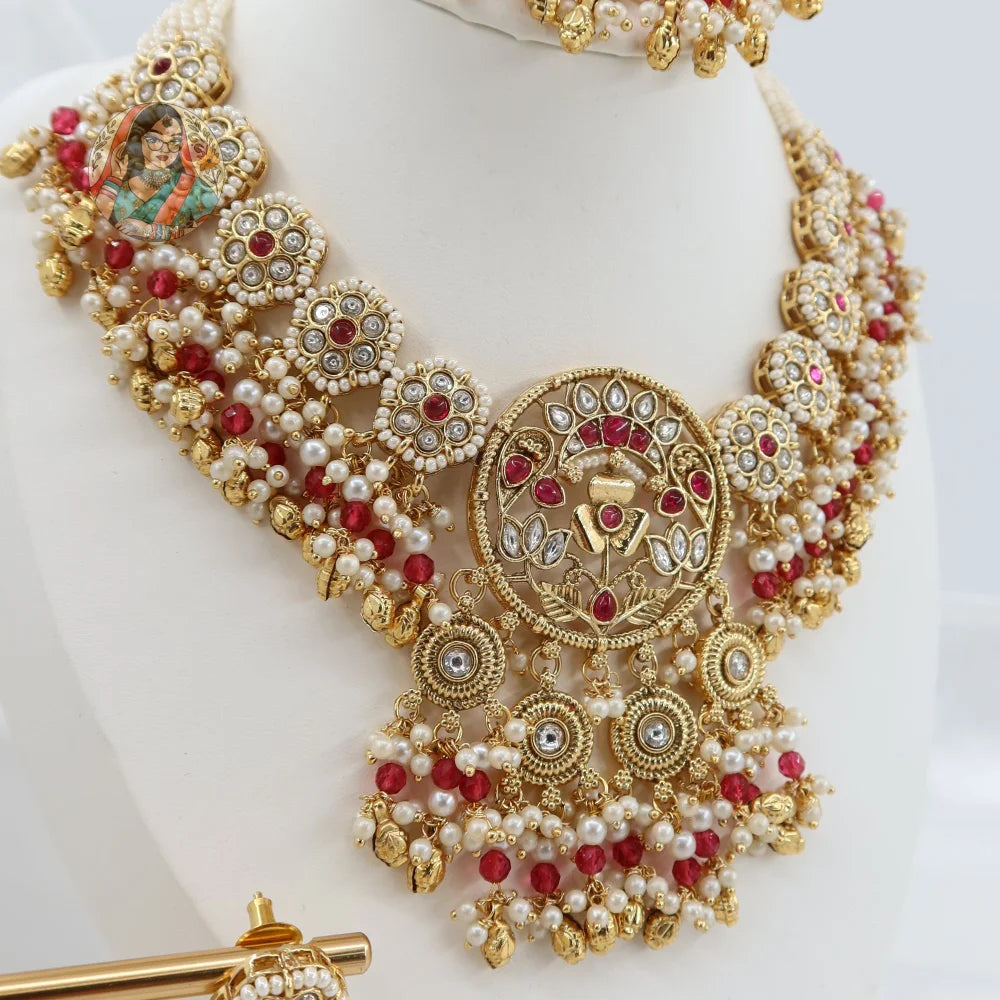 Maahie Necklace Set (Pink)
