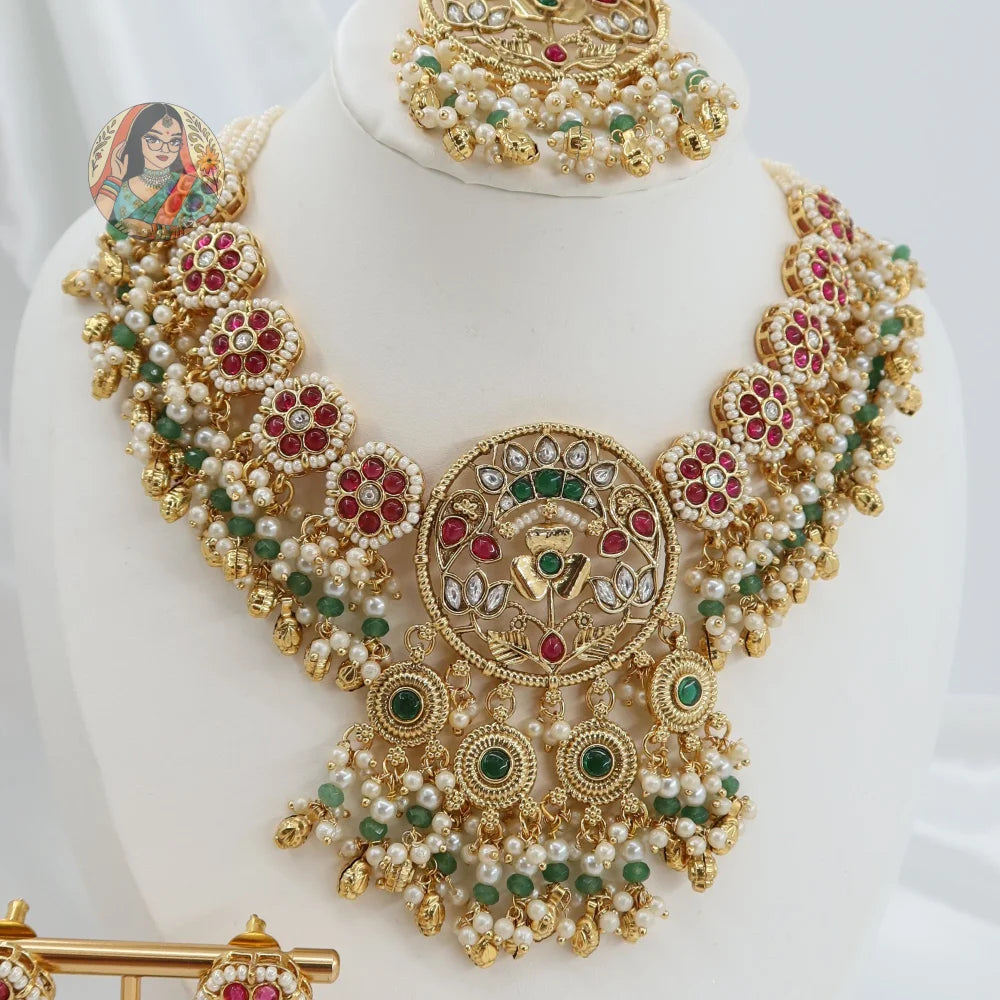 Maahie Necklace Set (Red/Green)