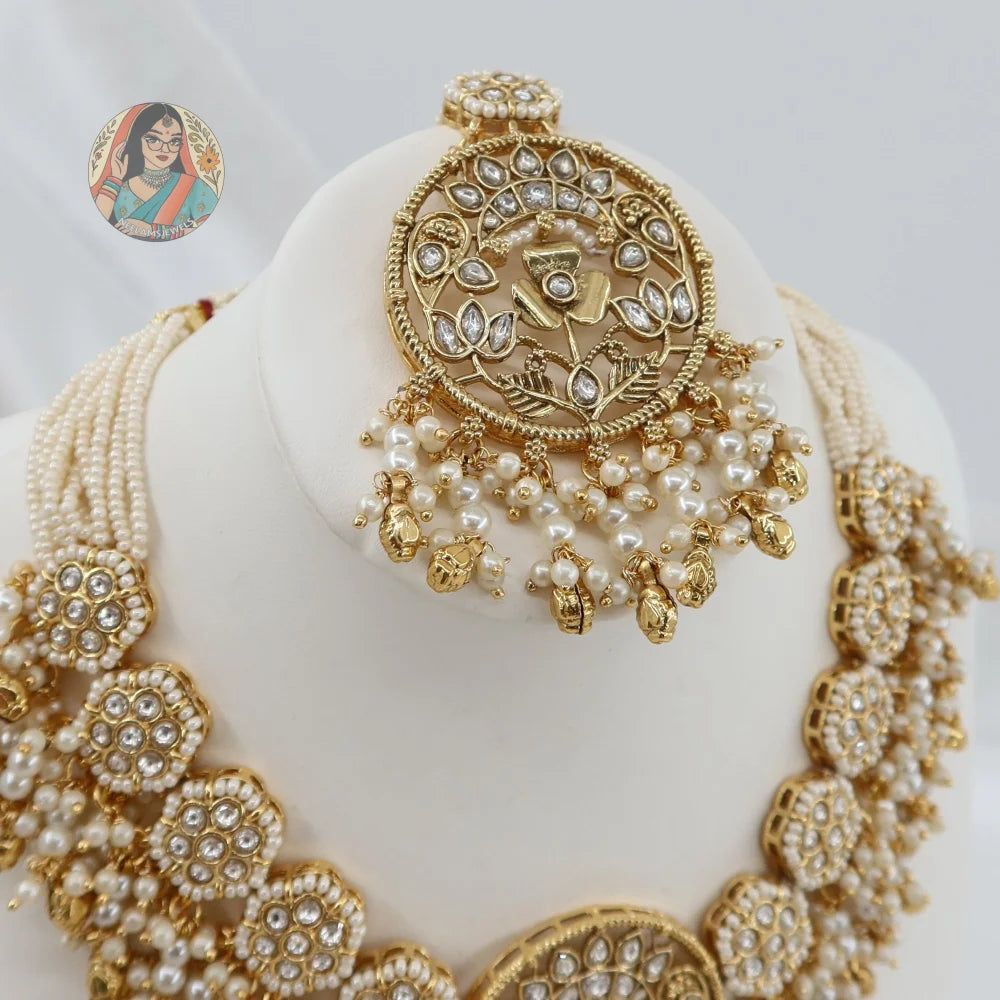 Maahie Necklace Set (White)