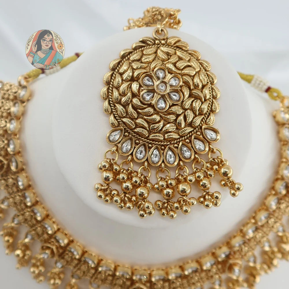 Manu Gold Necklace Set