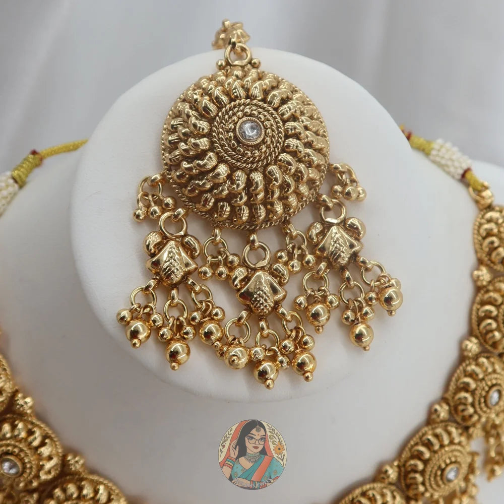 Mayukha Necklace Set