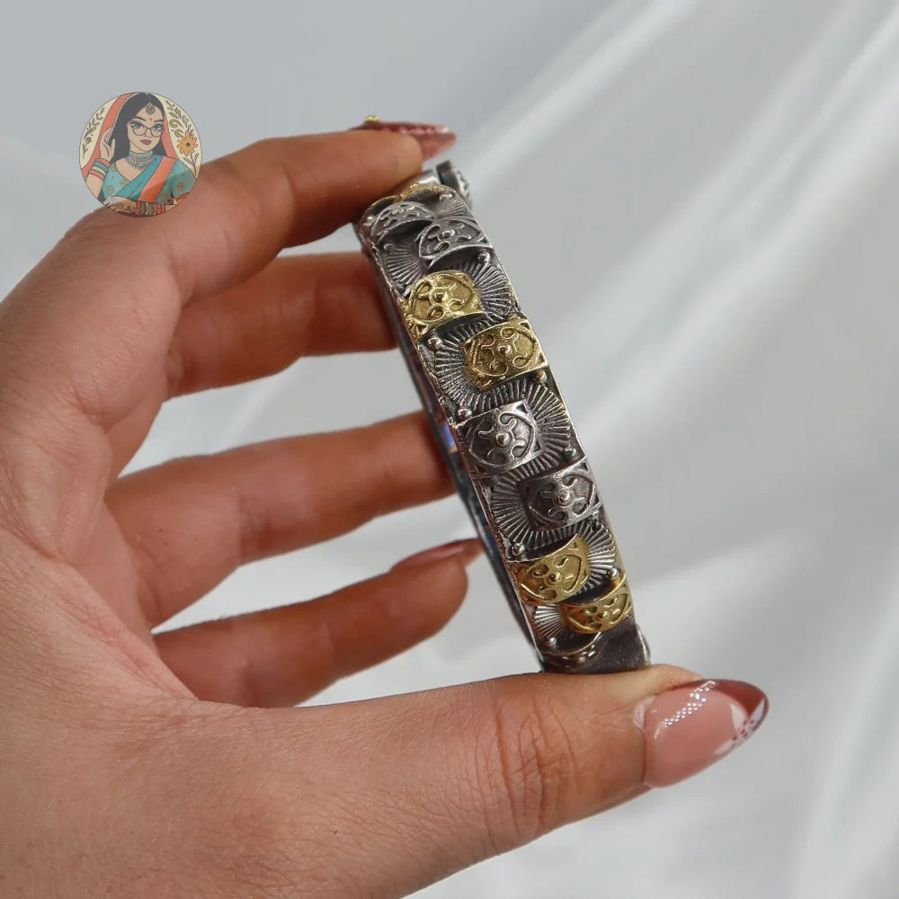 Megha Oxidized Dual-Tone Bangle