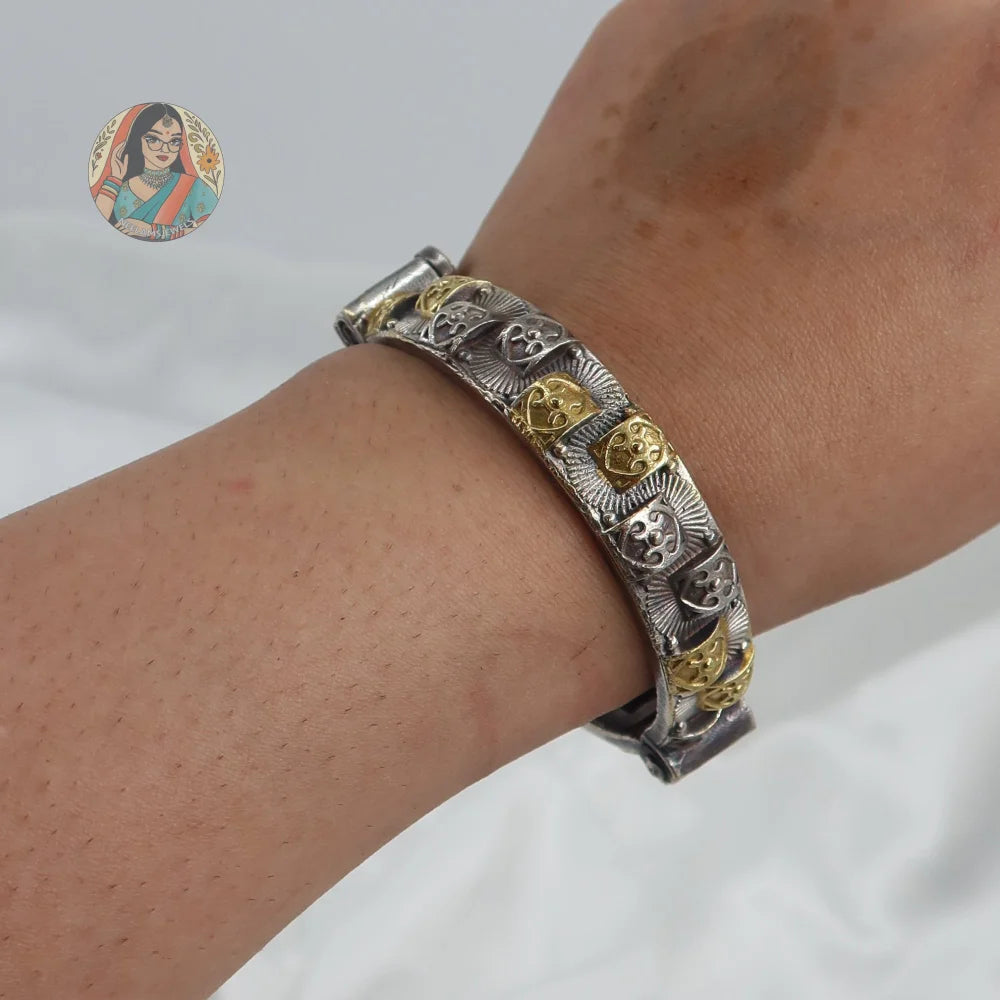 Megha Oxidized Dual-Tone Bangle