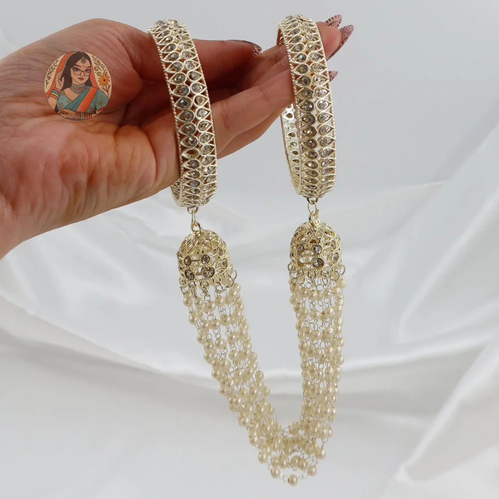 Mehnga Golden Pearl Connected Bangle