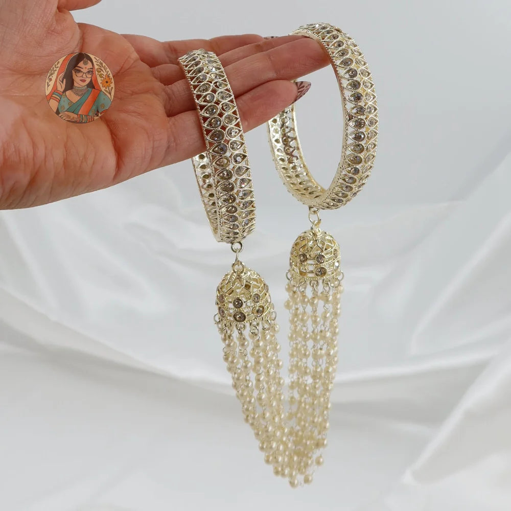Mehnga Golden Pearl Connected Bangle