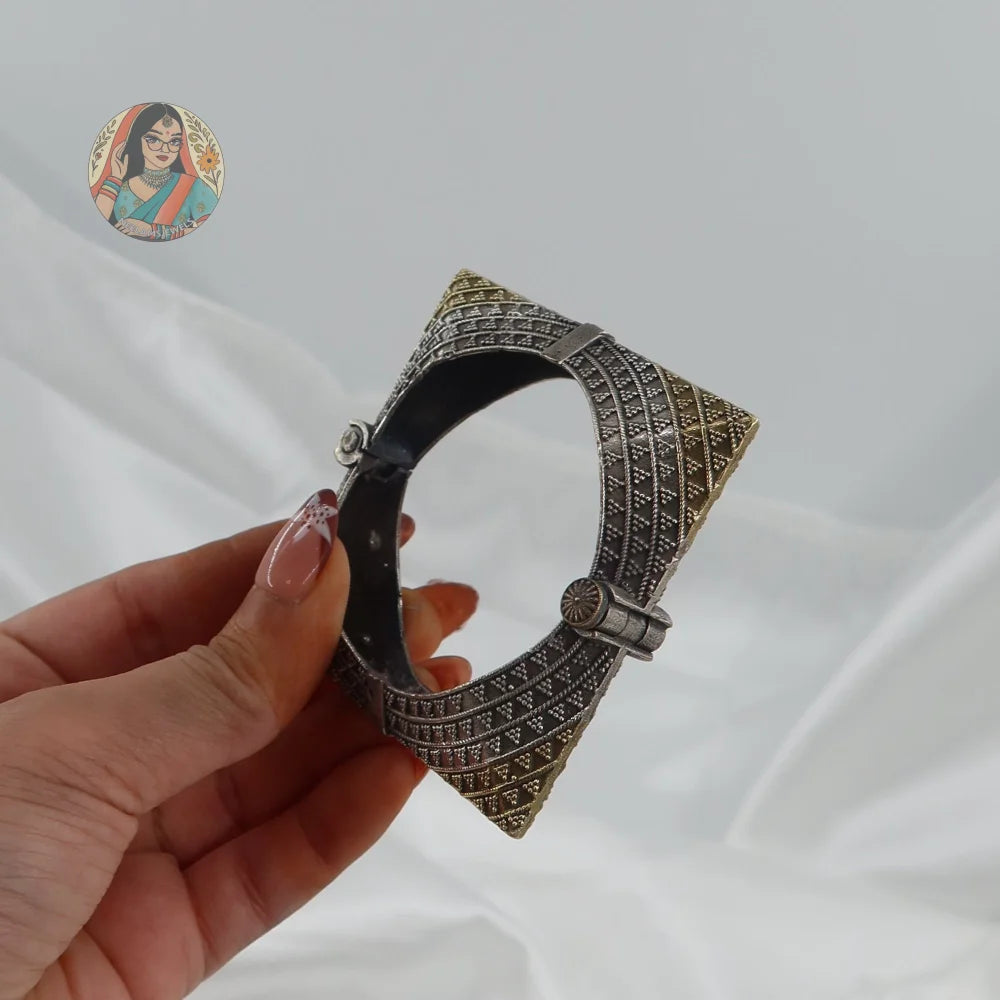 Mira Oxidized Dual-Tone Bangle