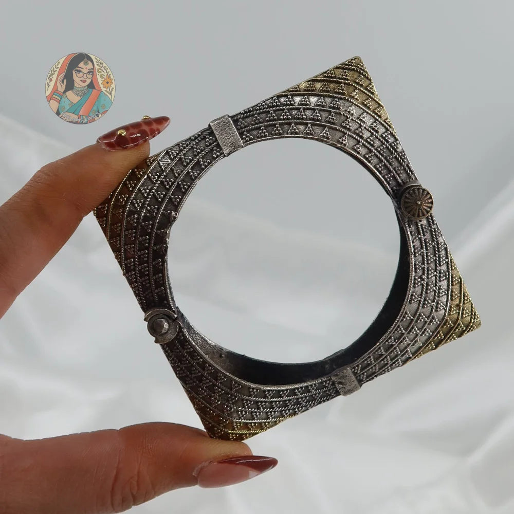 Mira Oxidized Dual-Tone Bangle