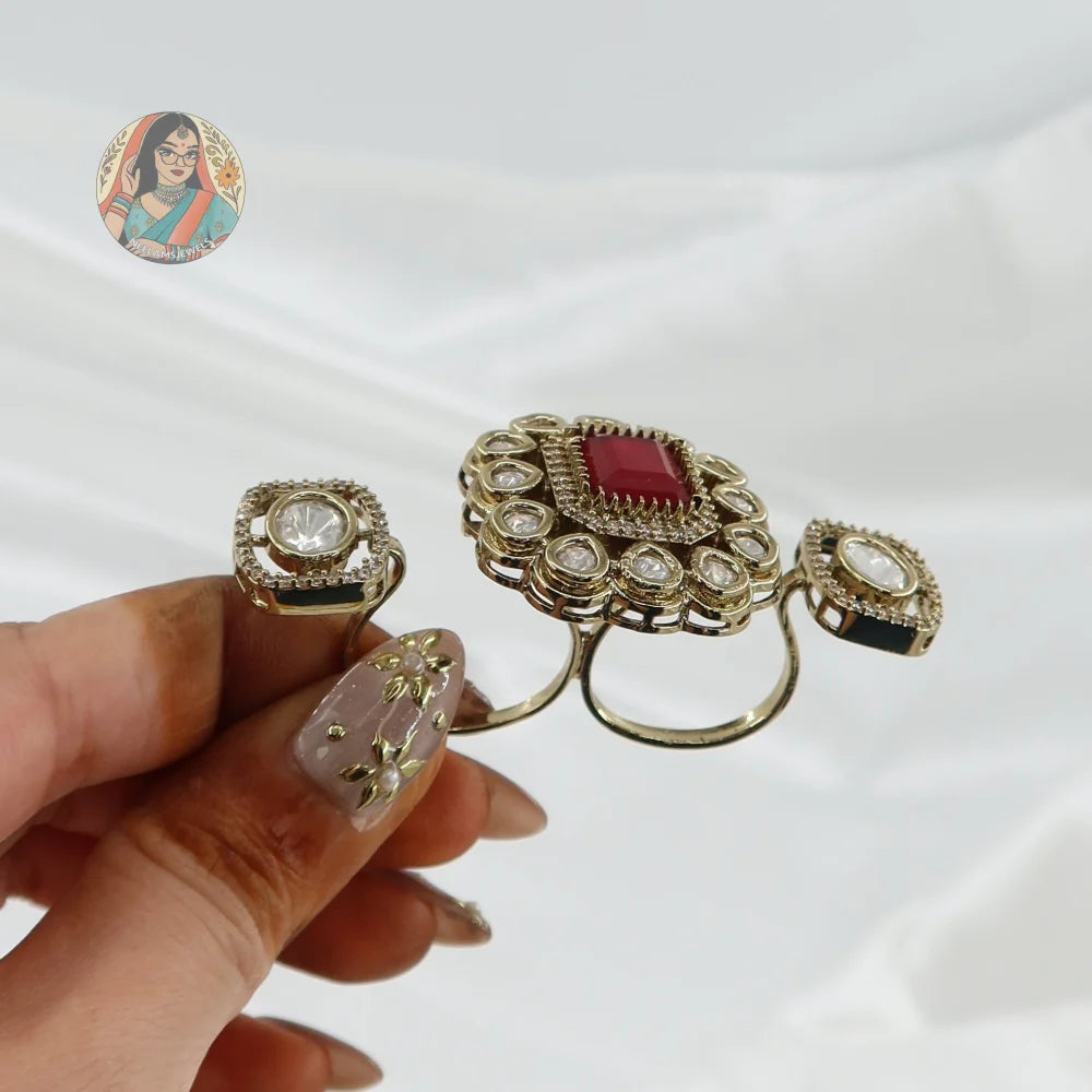 Nadia Ring