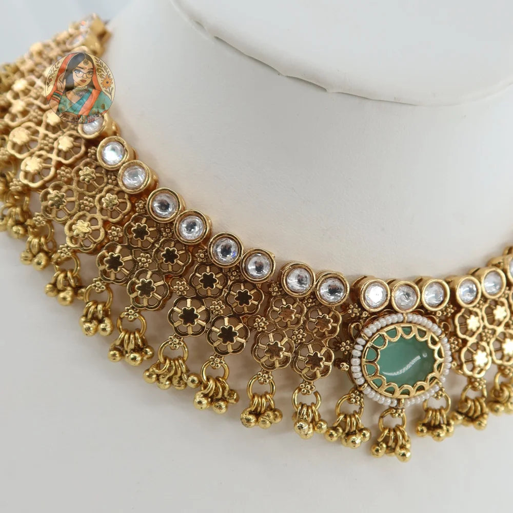 Nimrat Necklace Set