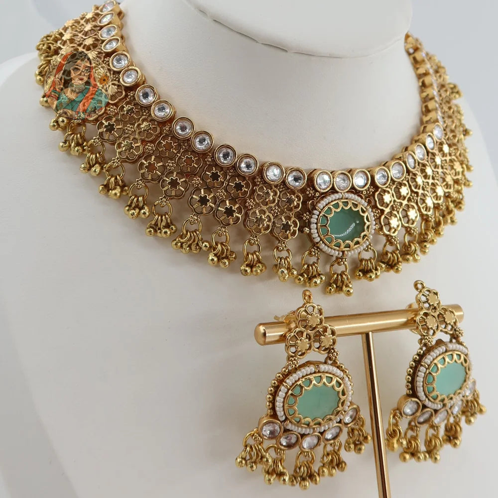 Nimrat Necklace Set