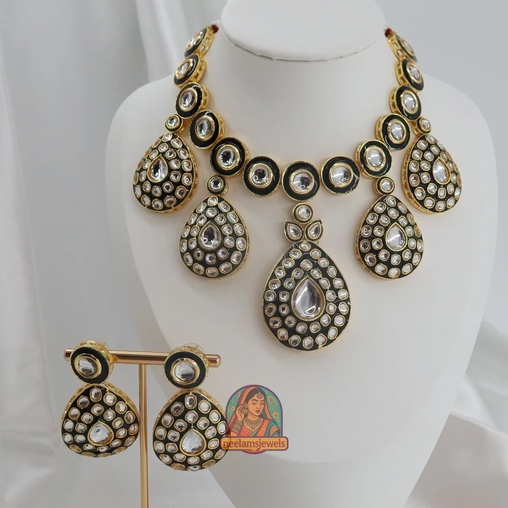Pakhi Black Necklace Set