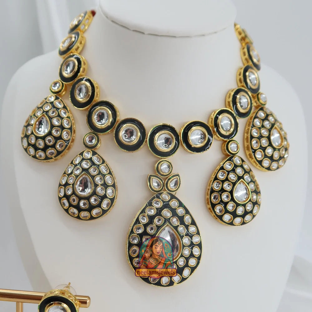 Pakhi Black Necklace Set