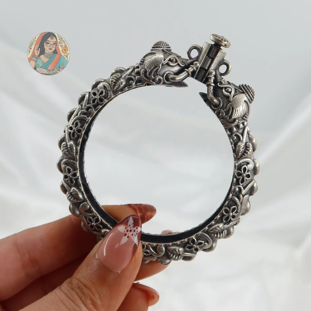 Palak Oxidized Bangle