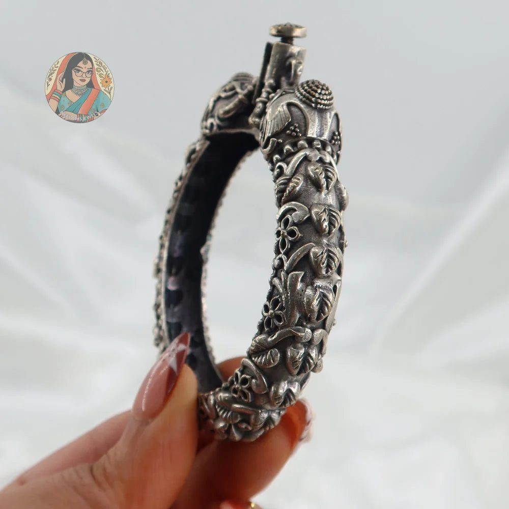 Palak Oxidized Bangle