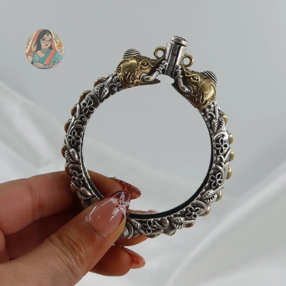 Palak Oxidized Dual-Tone Bangle