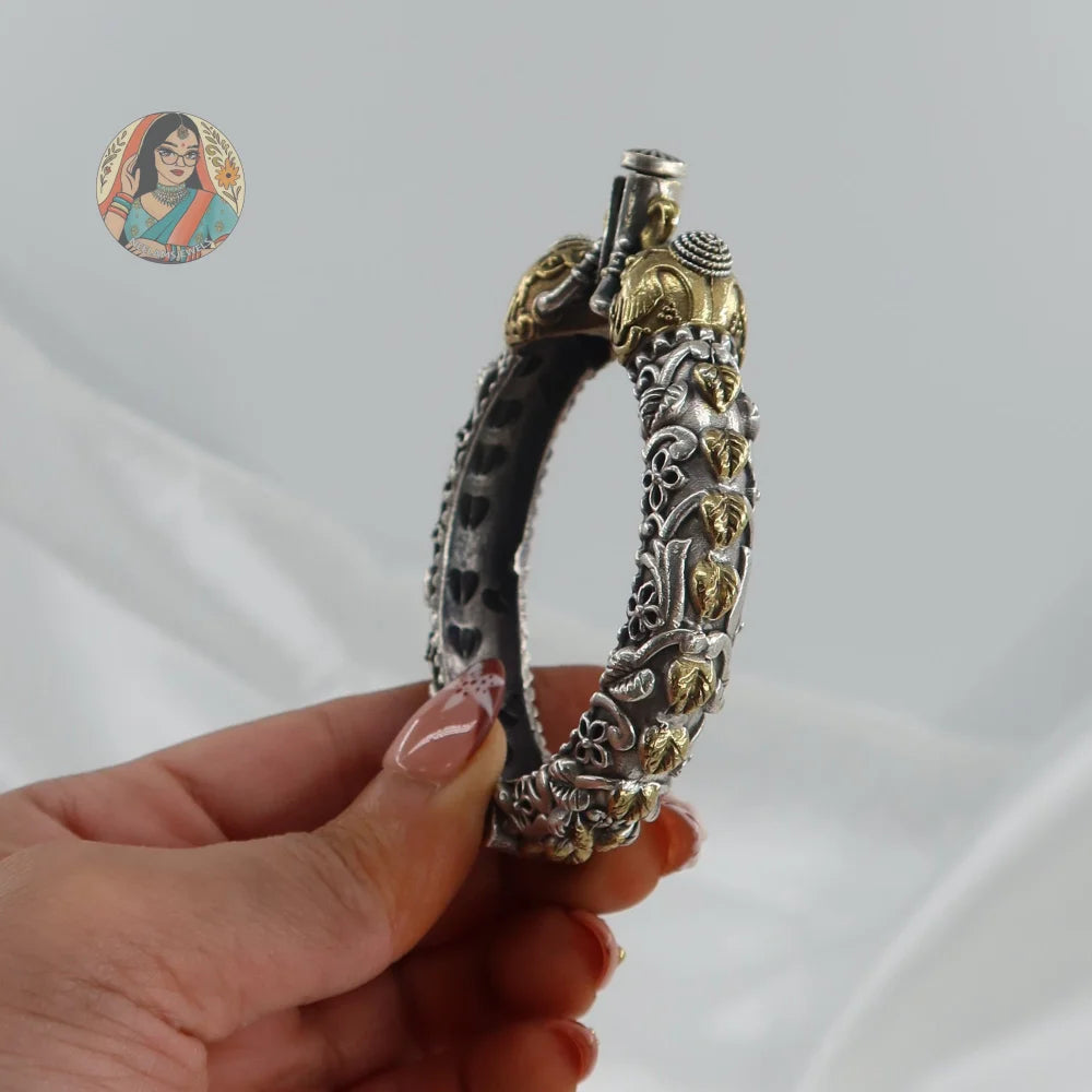 Palak Oxidized Dual-Tone Bangle