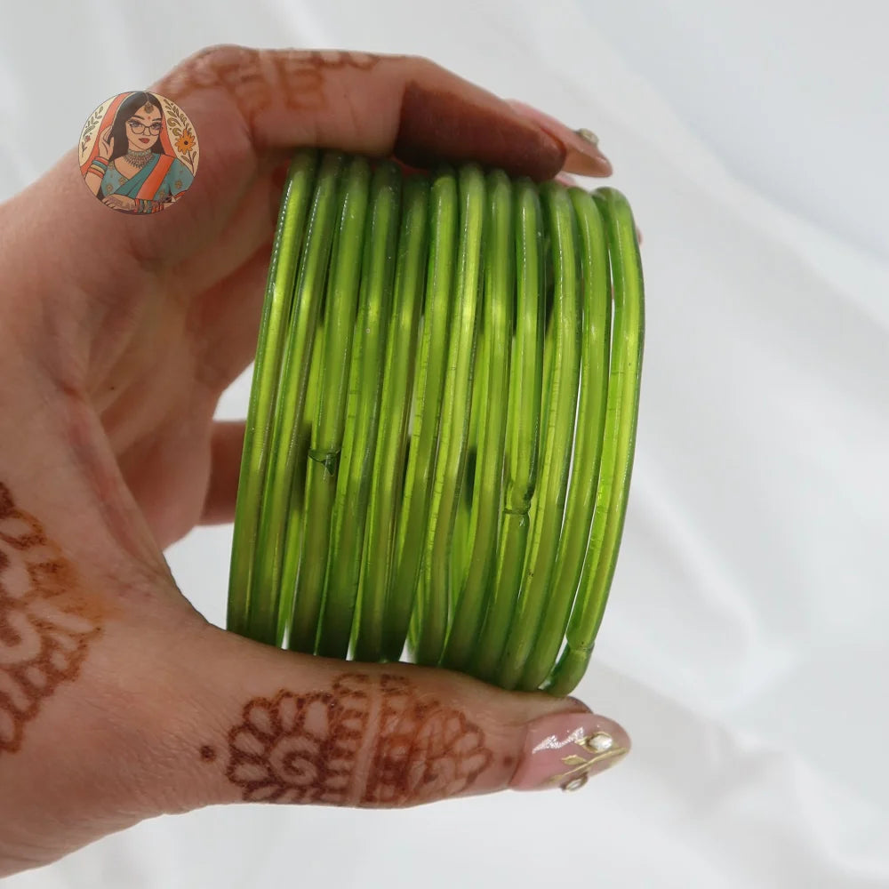 ’Parrot Green’ Rang Pakka Glass Bangle Set