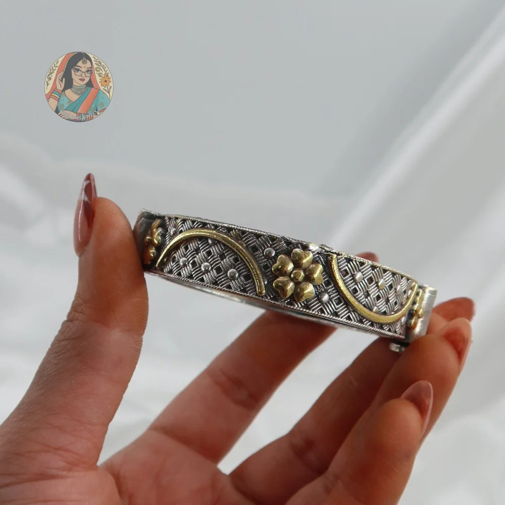 Pooja Oxidized Dual-Tone Bangle