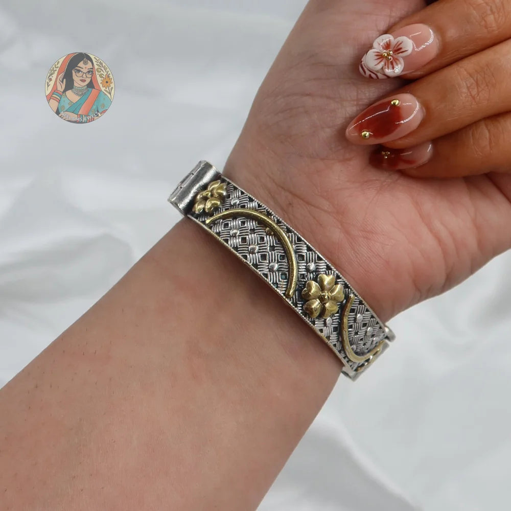 Pooja Oxidized Dual-Tone Bangle