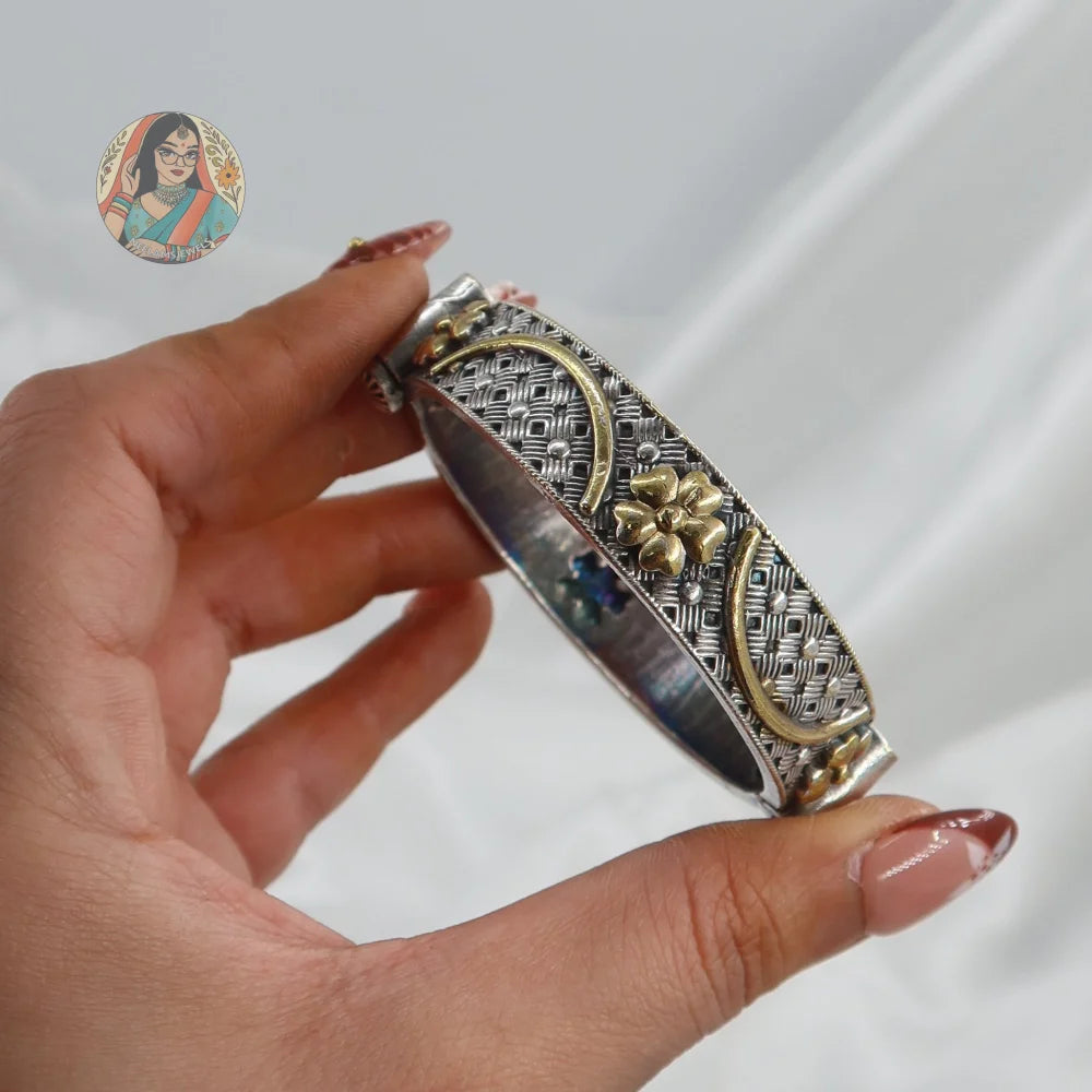 Pooja Oxidized Dual-Tone Bangle