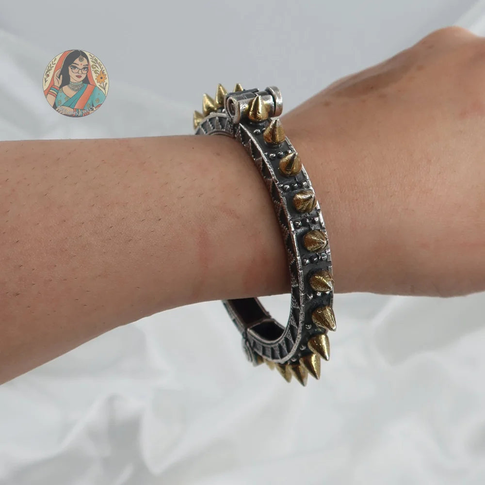 Pranjal Oxidized Dual-Tone Bangle