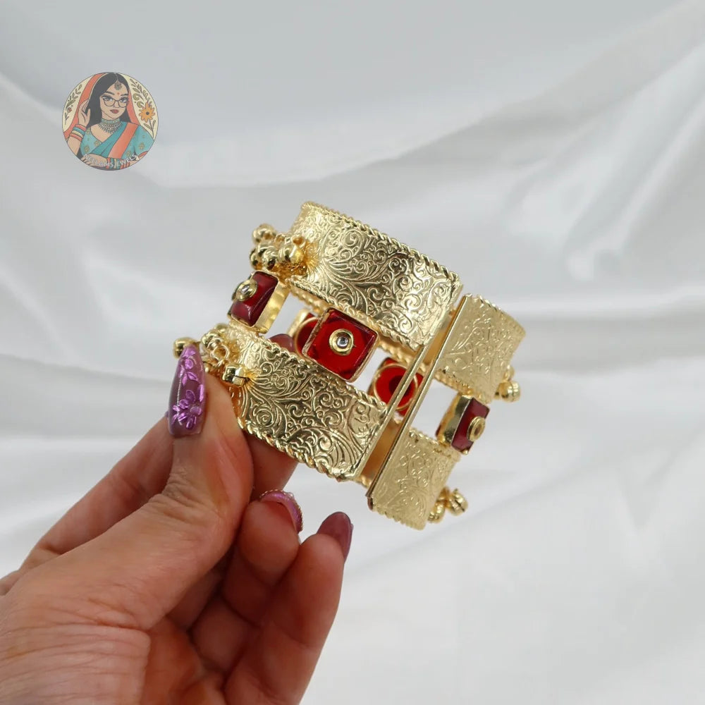 Pratima Gold Cuff/Bracelet