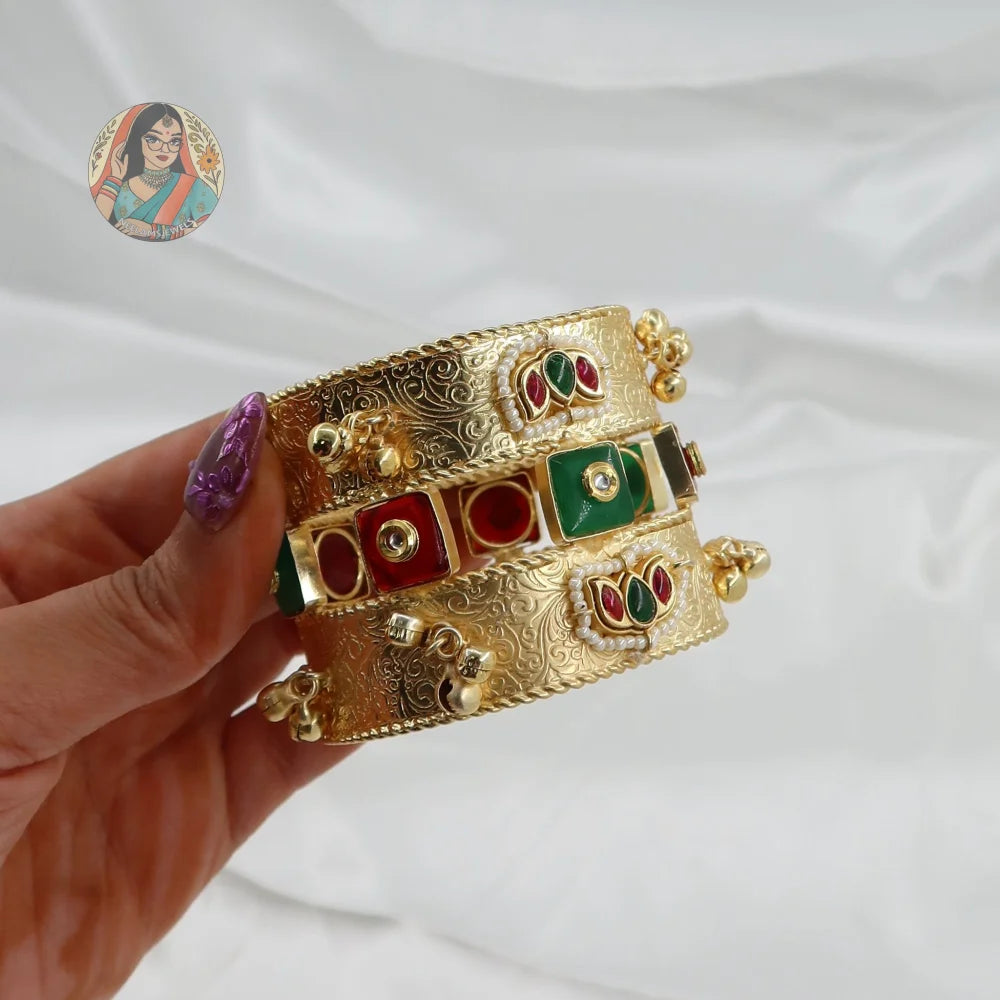 Pratima Gold Cuff/Bracelet - C