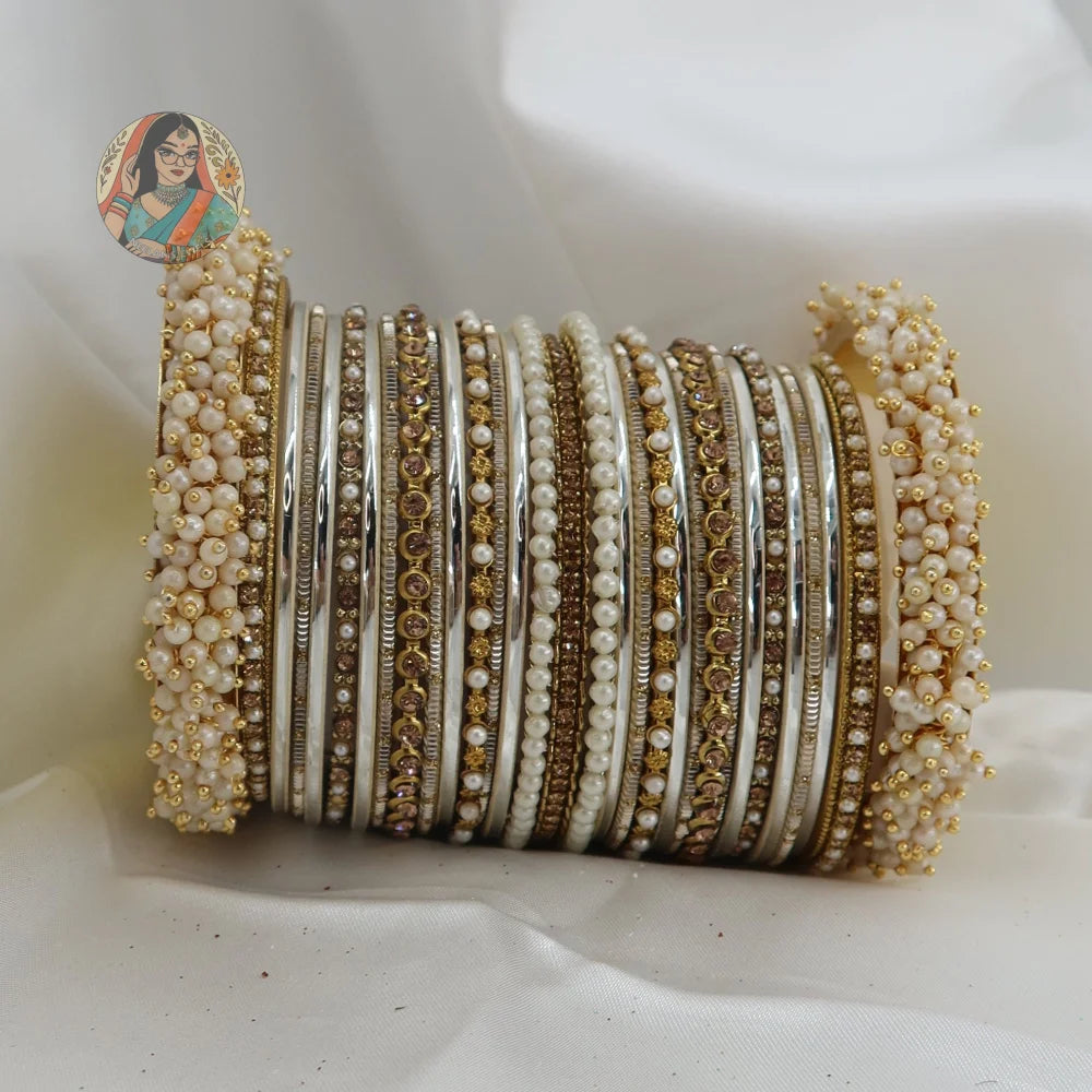 Preet Bangle Set: Silver