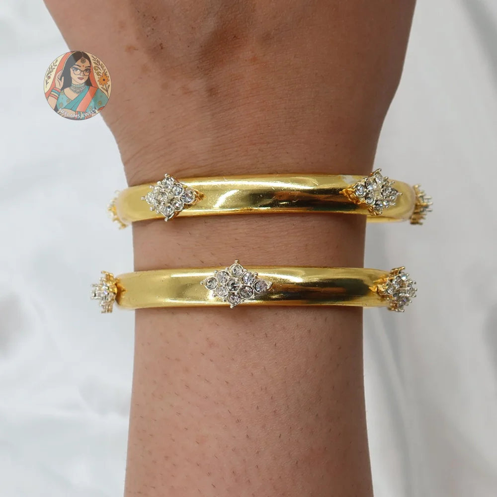 Preet Bangle Stack (Gold)