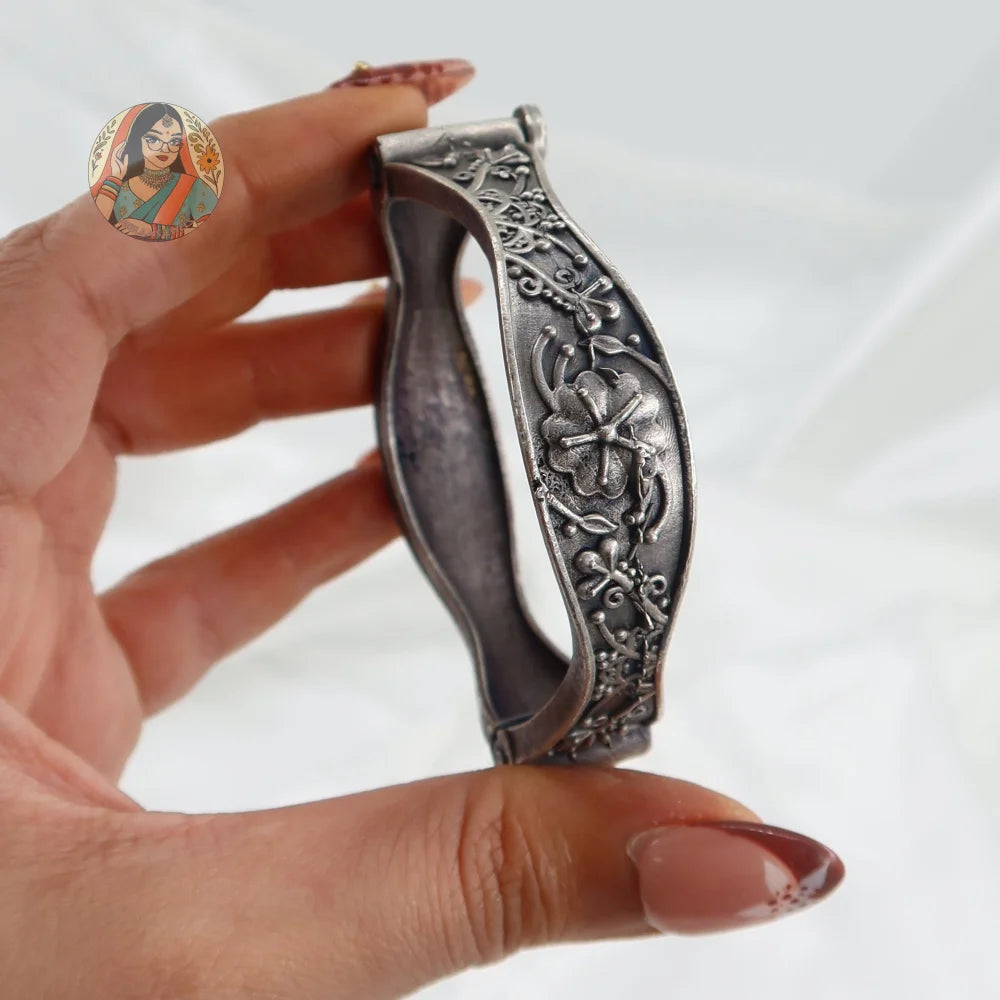 Priya Oxidized Bangle