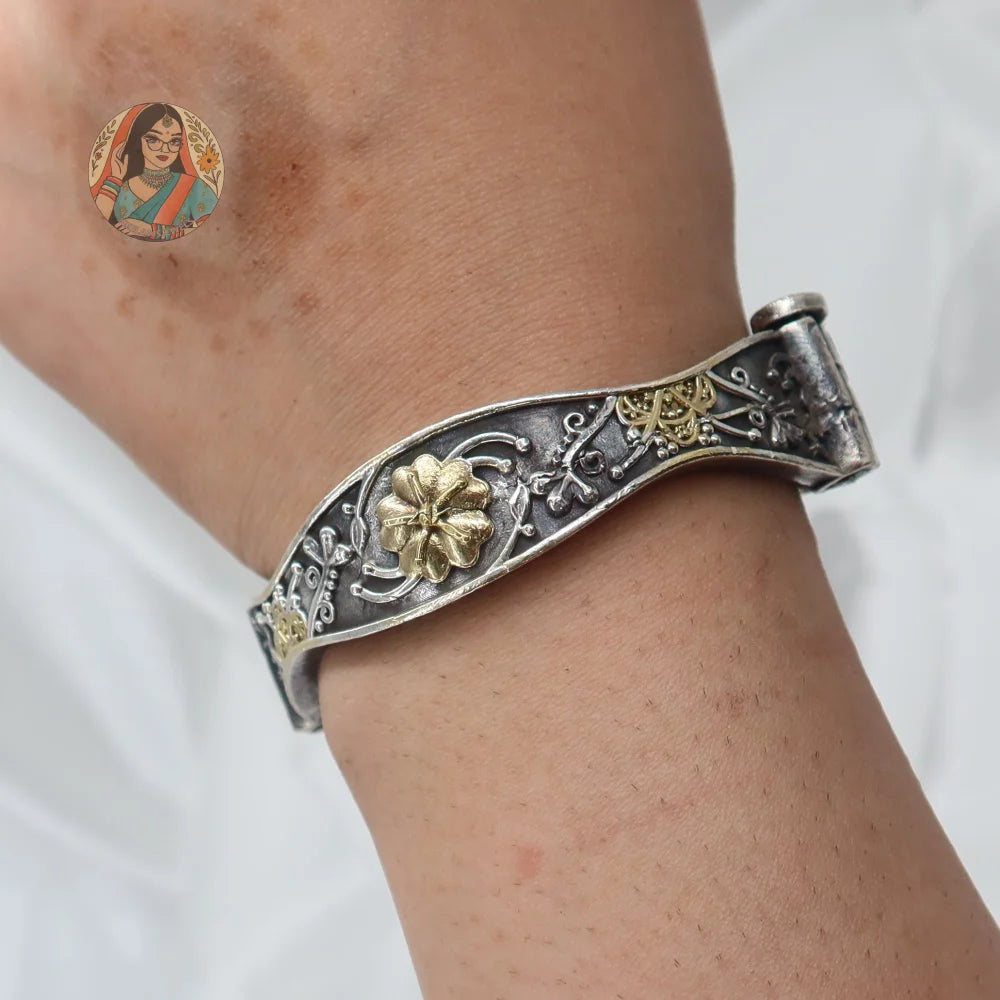Priya Oxidized Dual-Tone Bangle