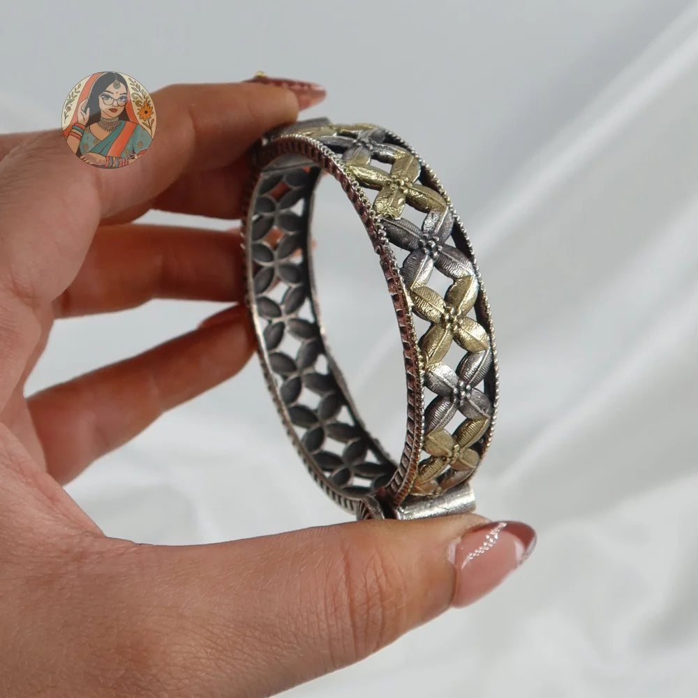Radhika Oxidized Dual-Tone Bangle