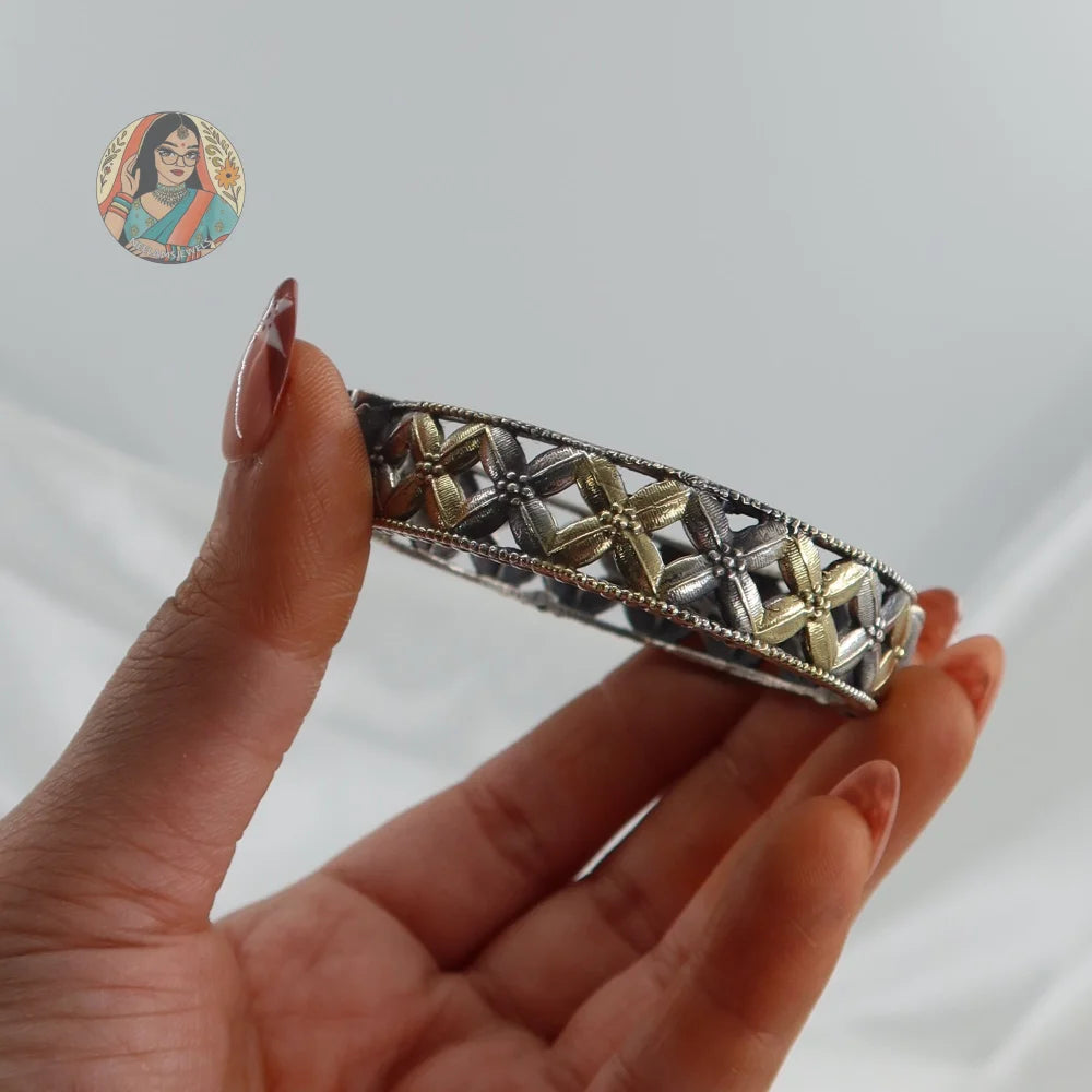 Radhika Oxidized Dual-Tone Bangle