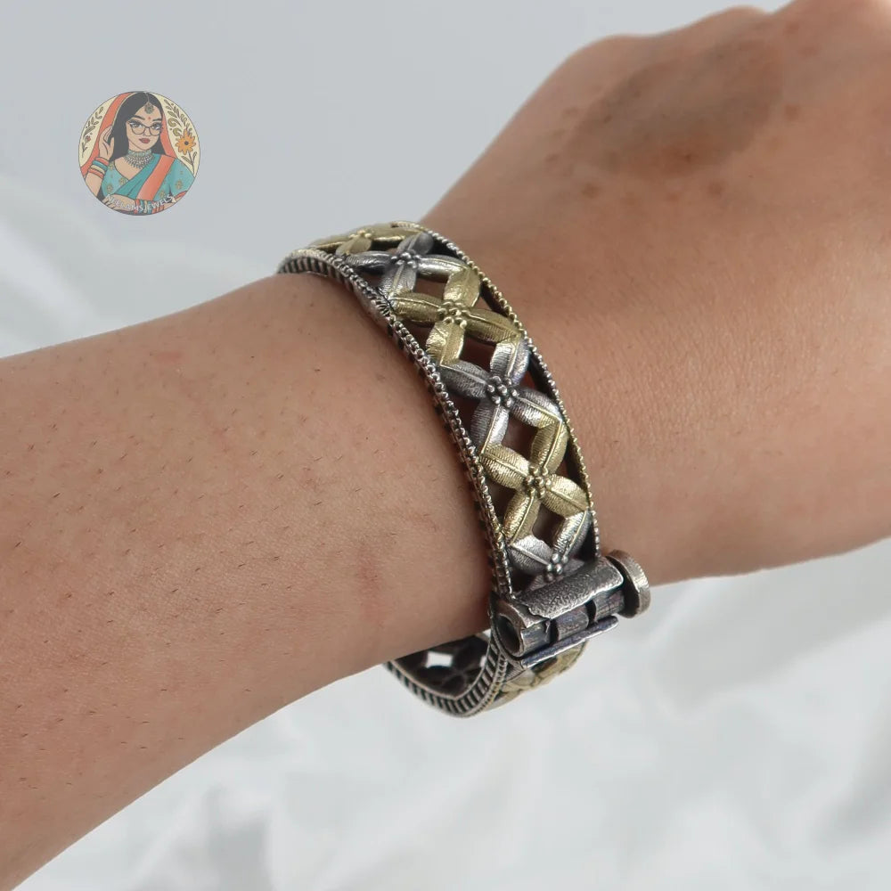 Radhika Oxidized Dual-Tone Bangle