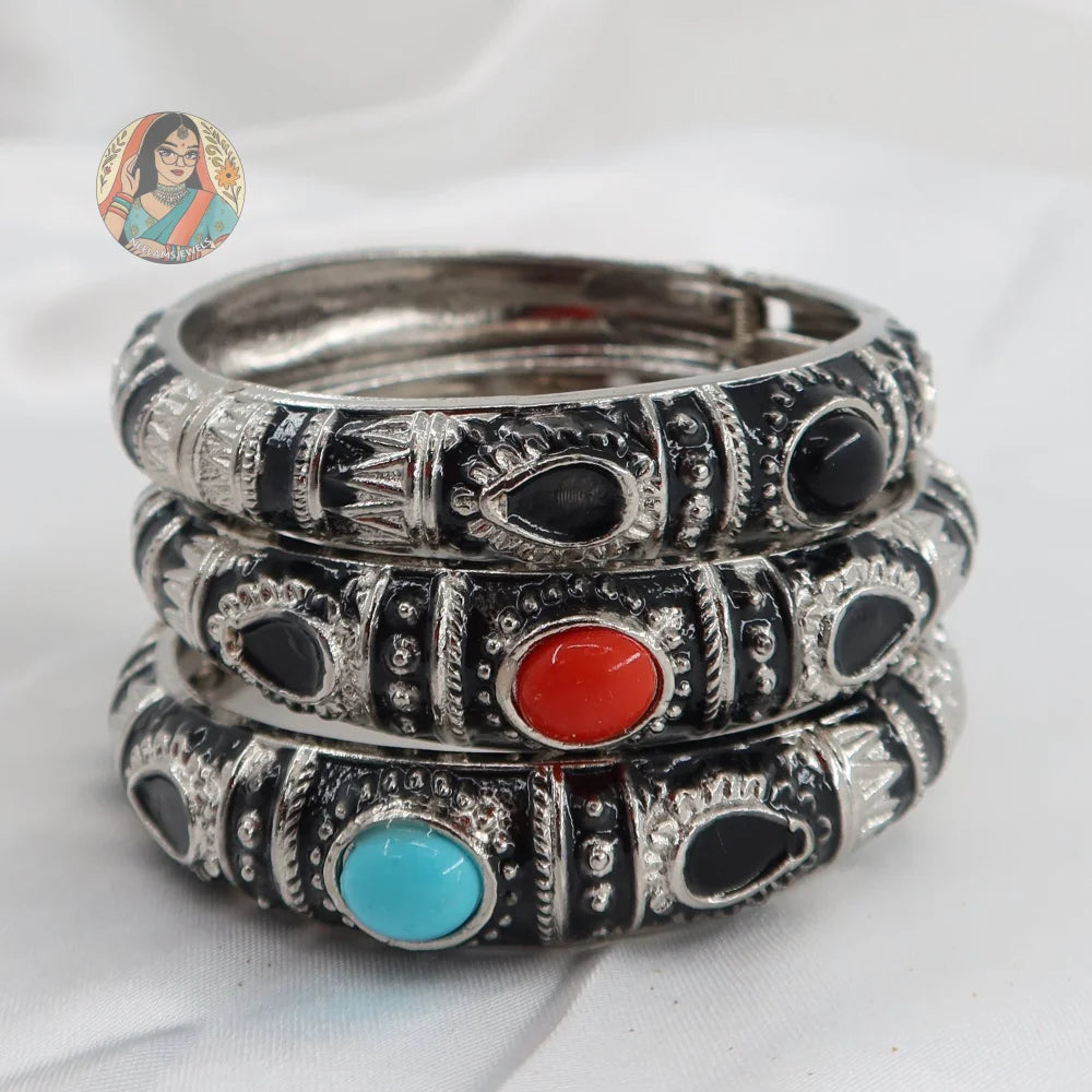 Rani Kada - Enamel Bangle (Black & Silver)