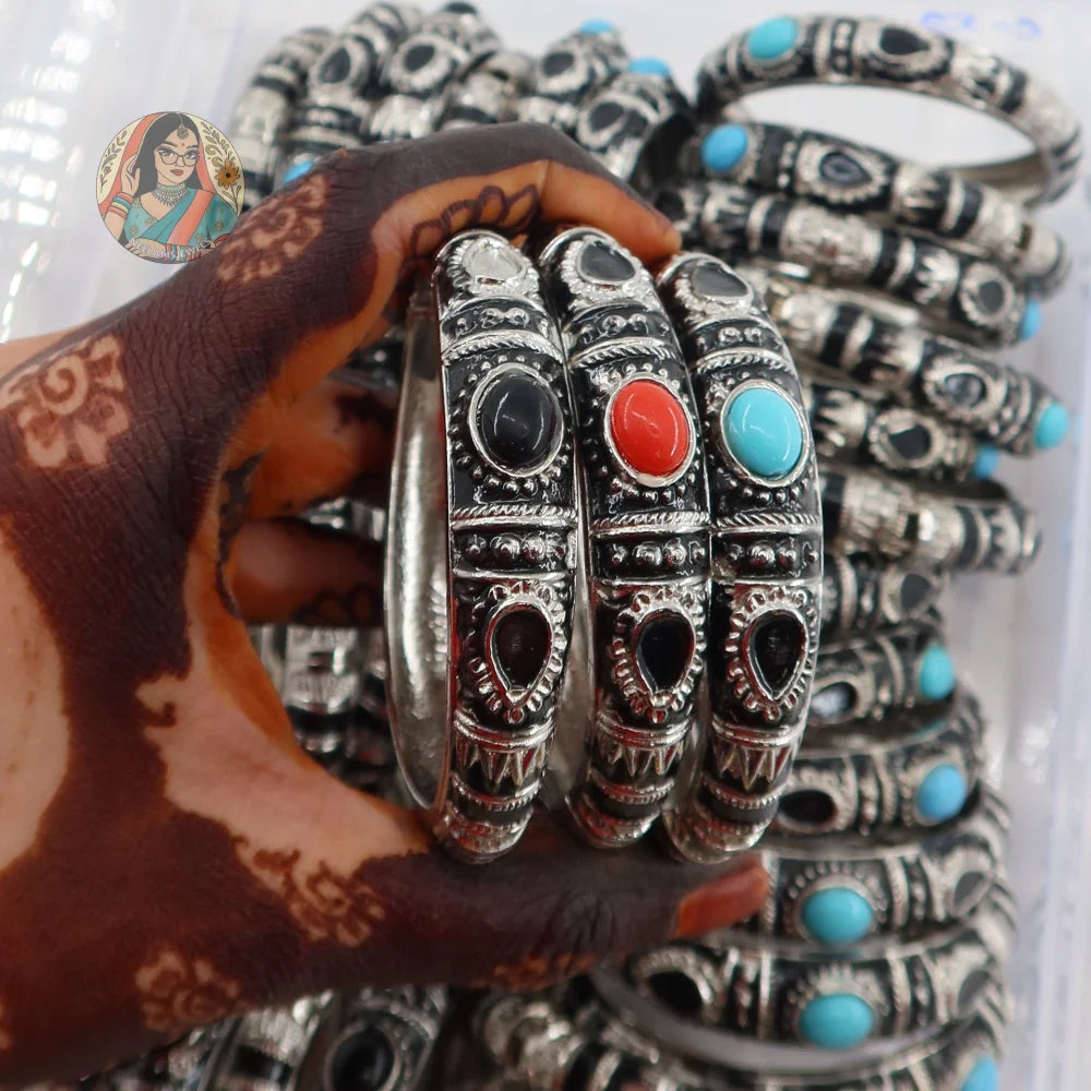 Rani Kada - Enamel Bangle (Black & Silver)
