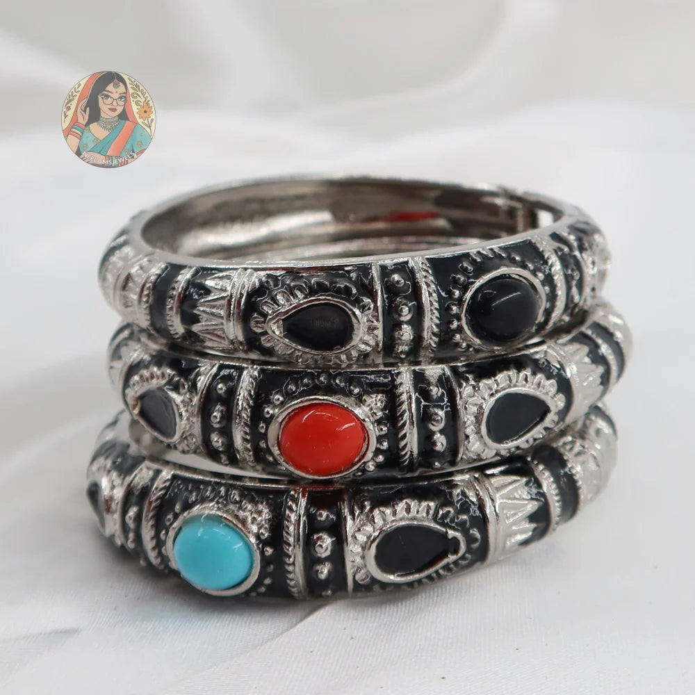 Rani Kada - Enamel Bangle (Black & Silver)