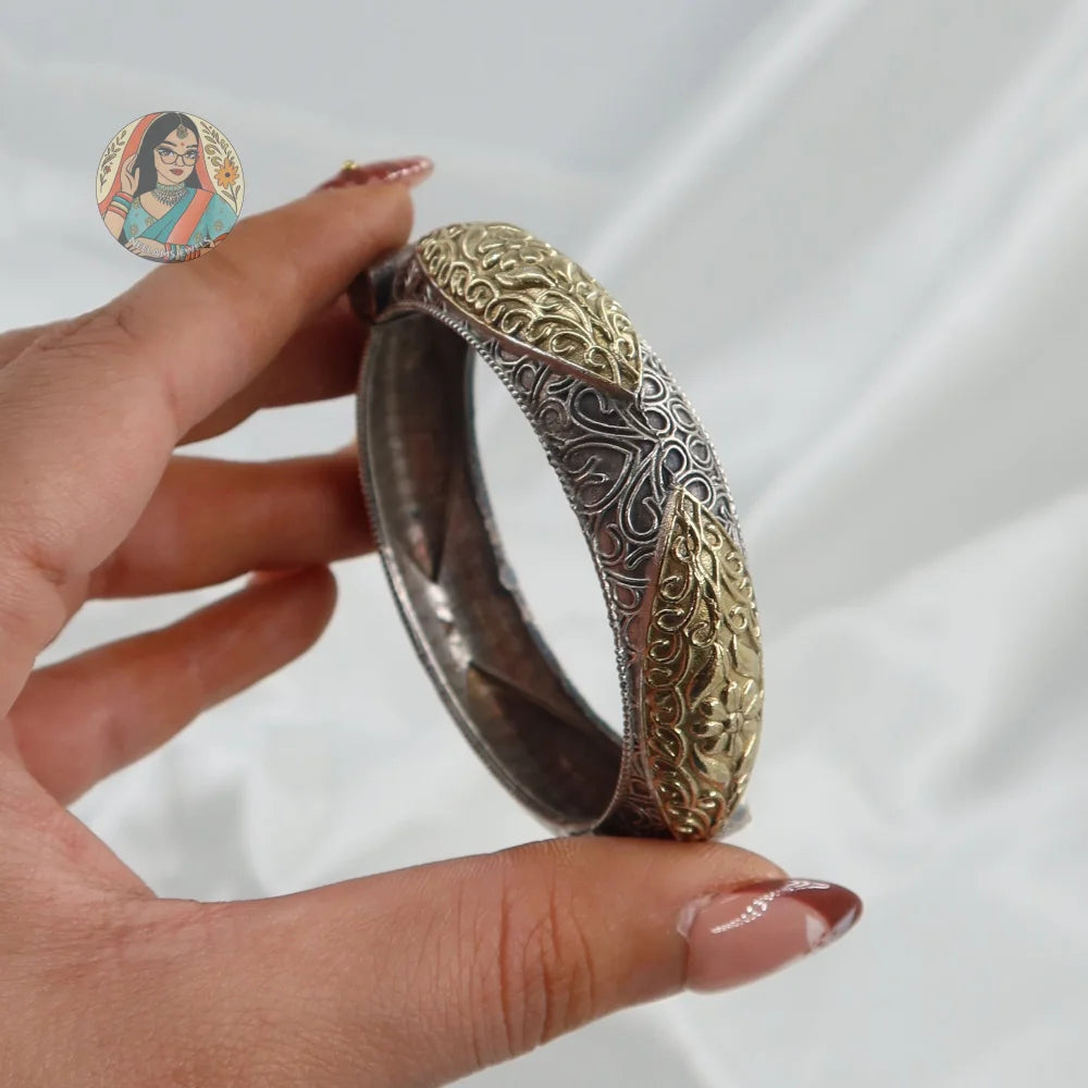 Rekha Oxidized Dual-Tone Bangle